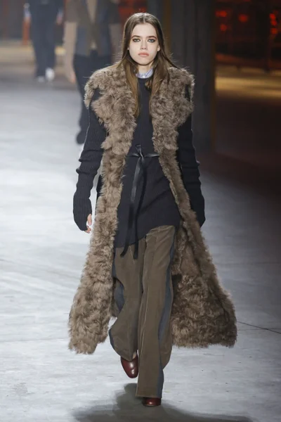 Look 8